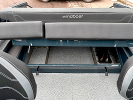 Windboat 4.9 DCX