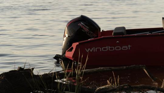 Windboat 4.9 DCX