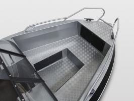 Моторная лодка YAVA L BowRider