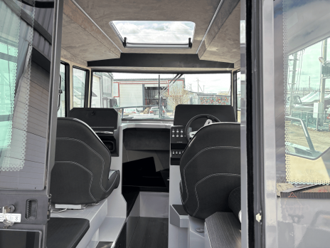 Катер Windboat 7.0 Cabin (серый) - В Наличии