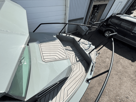 Катер Windboat 7.0 Cabin (серый) - В Наличии