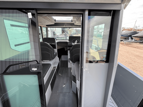 Катер Windboat 7.0 Cabin (серый) - В Наличии