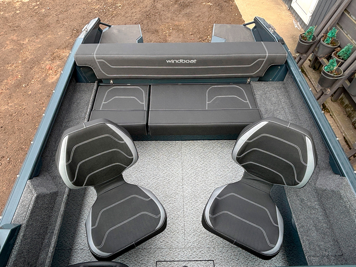 Моторная лодка Windboat 4.9 DCX (XL) (графит-вишня) - В наличии
